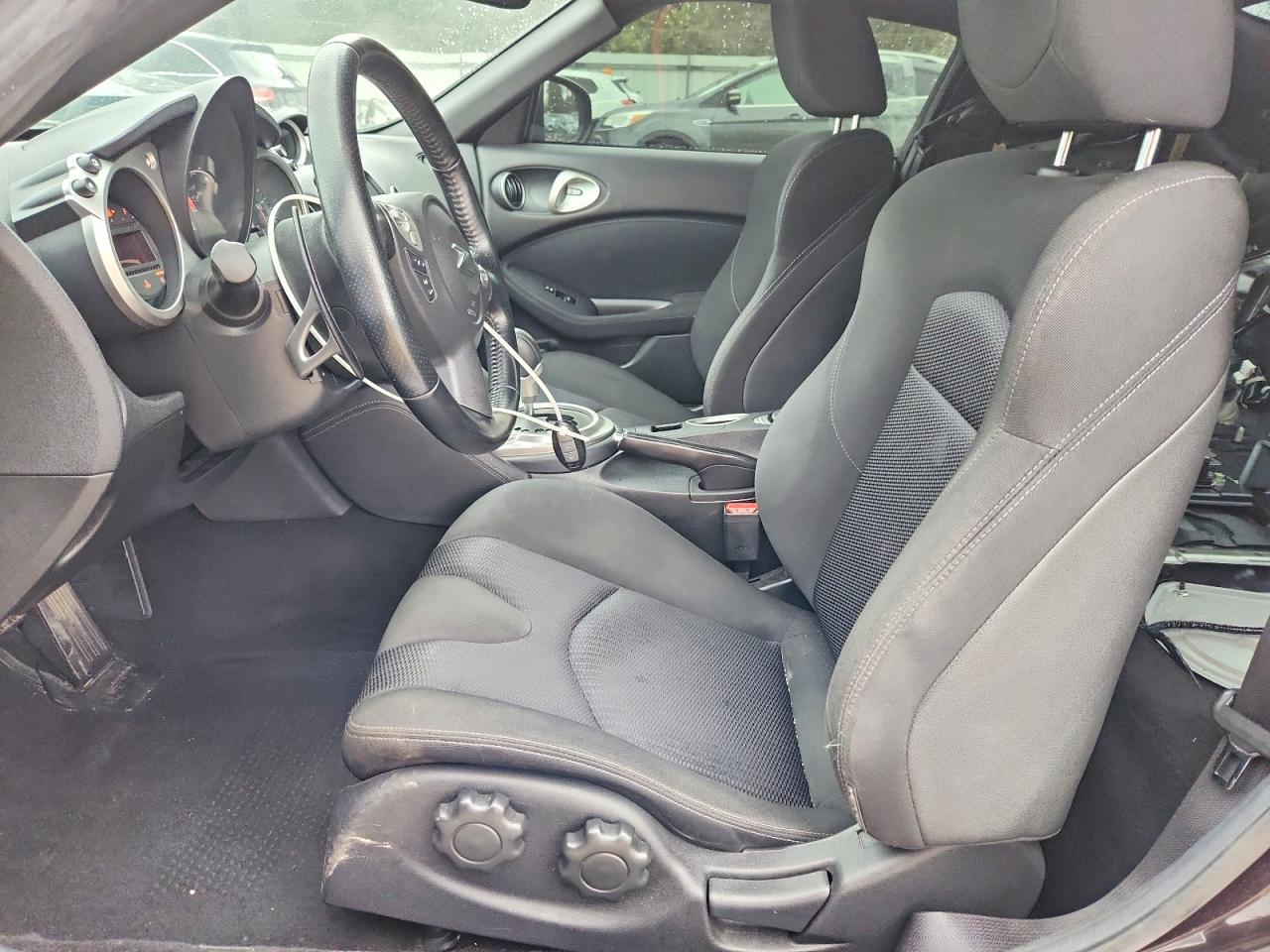 2016 Nissan 370Z Sport Tech - Image 7