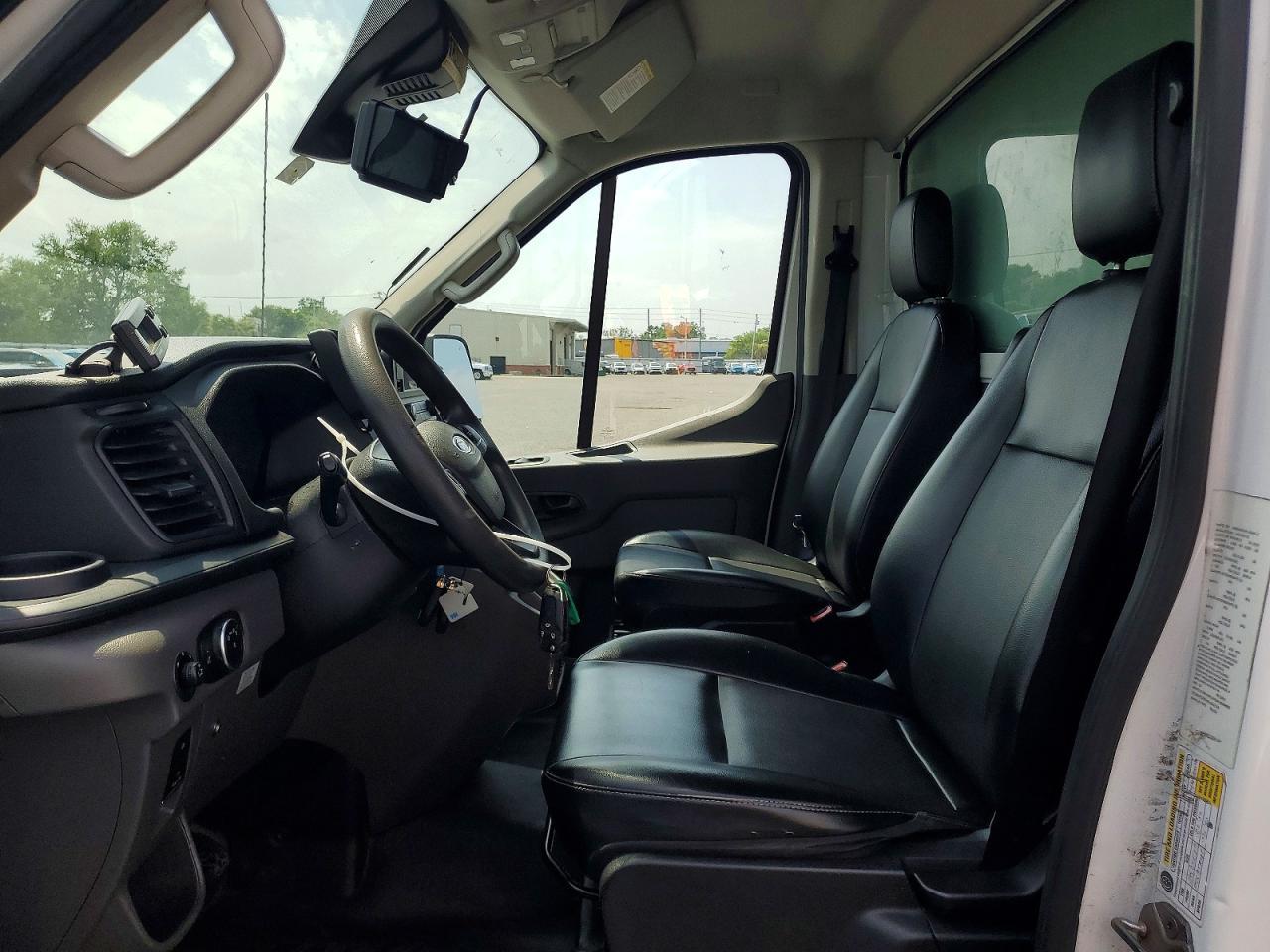 2021 Ford Transit Delivery Truck - Фото 7