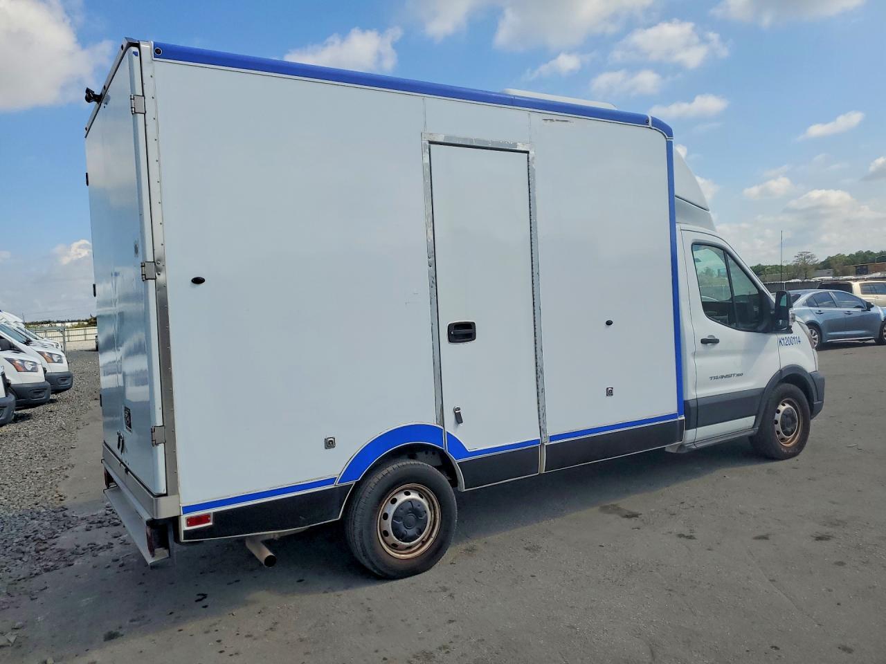 2020 Ford Transit Delivery Truck - Фото 3