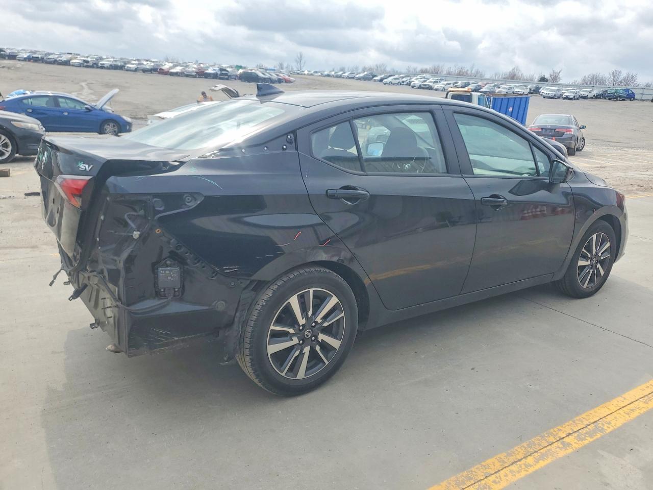 2021 Nissan Versa Sv - Фото 3