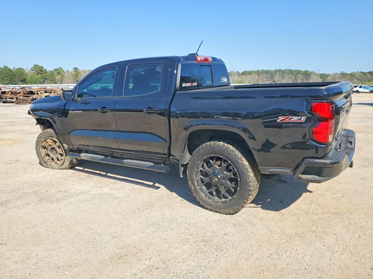 2023 Chevrolet Colorado - Фото 2