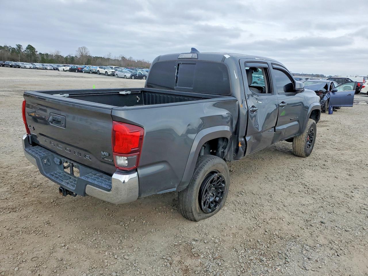 2019 Toyota Tacoma Sr5 V6 - Image 3