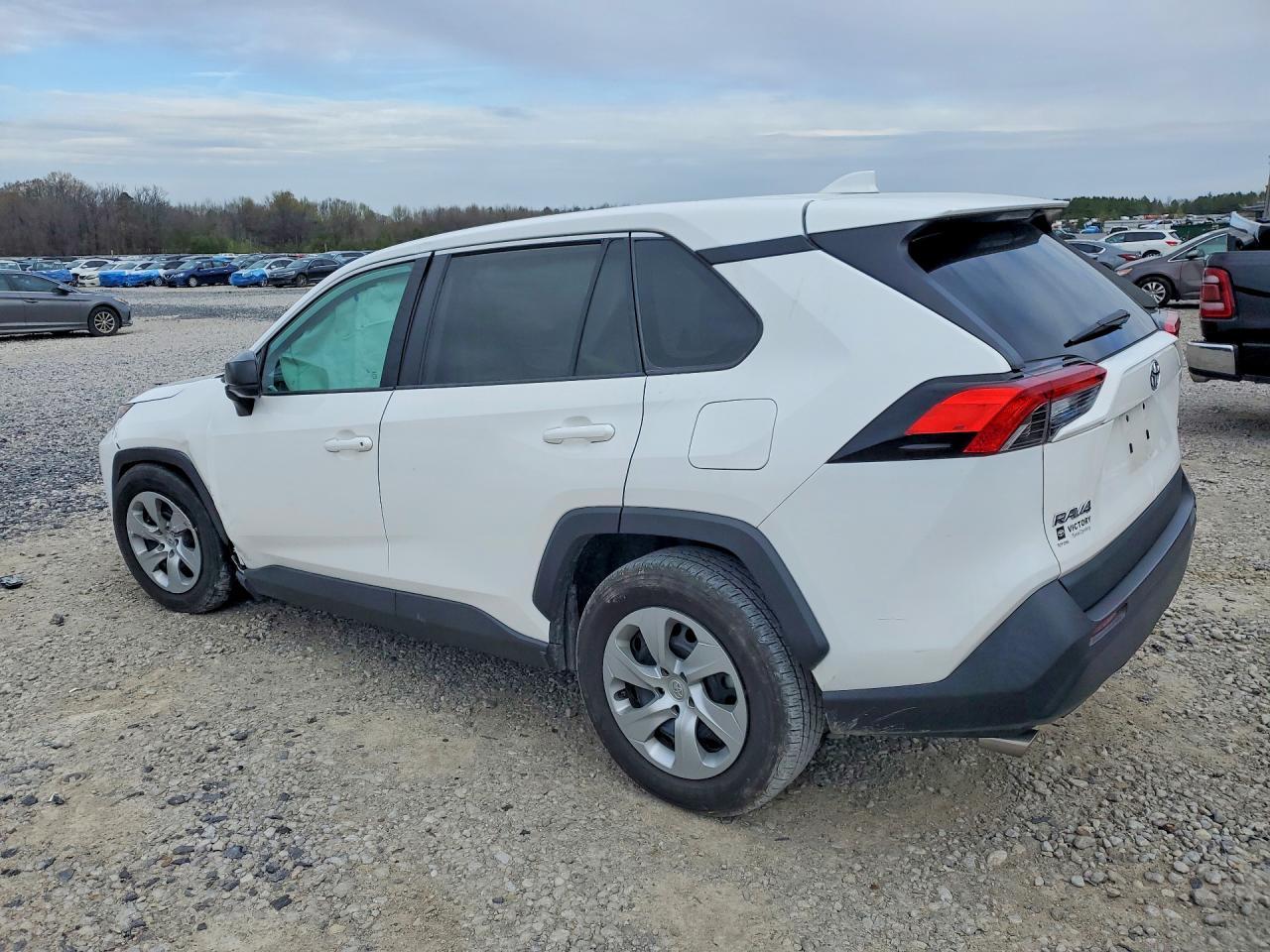 2022 Toyota Rav4 Le - Фото 2