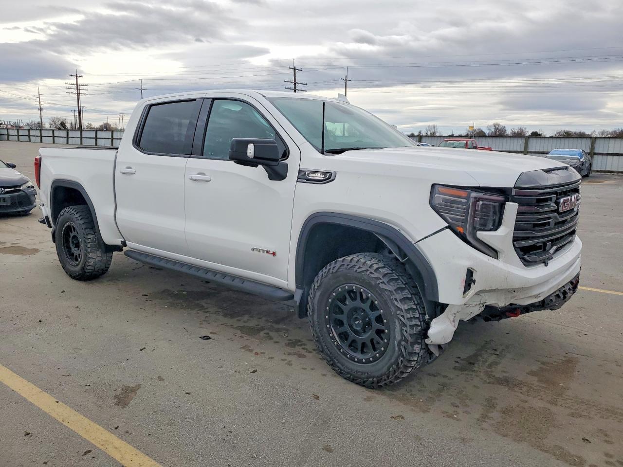 2023 GMC Sierra - Image 4