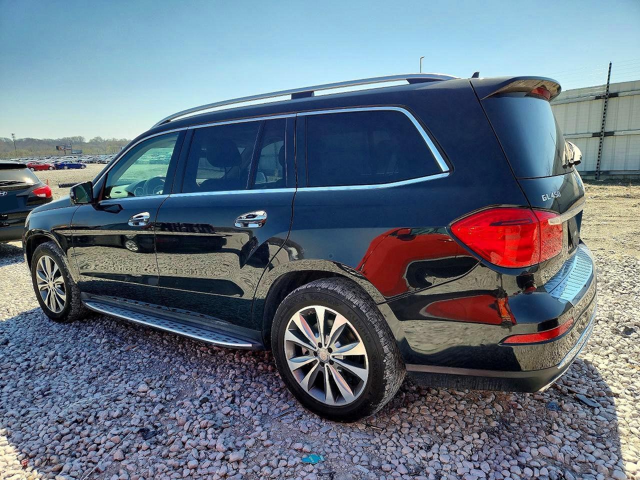 2015 Mercedes-Benz Gl 450 4Matic - Image 2
