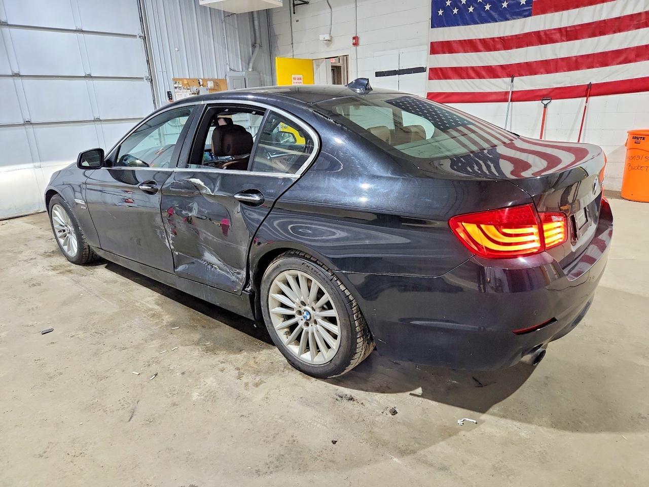 2011 BMW 5 Series - Фото 2