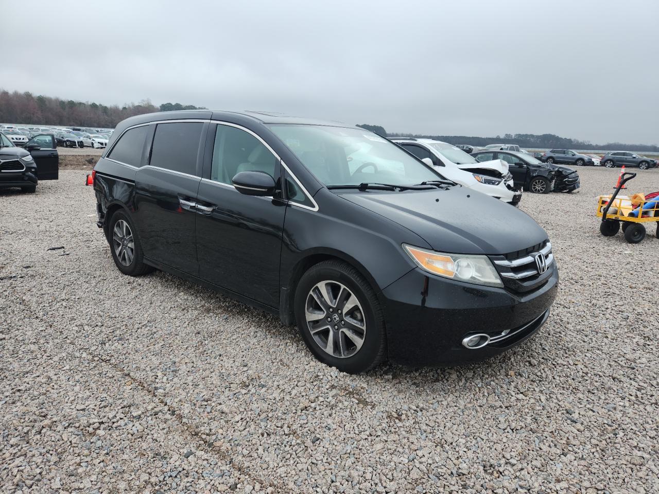 2014 Honda Odyssey Touring - Image 4