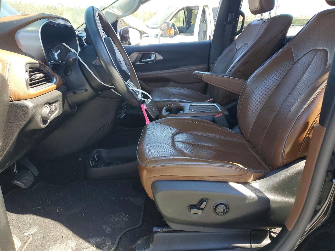 2019 Chrysler Pacifica Hybrid Limited - Image 7