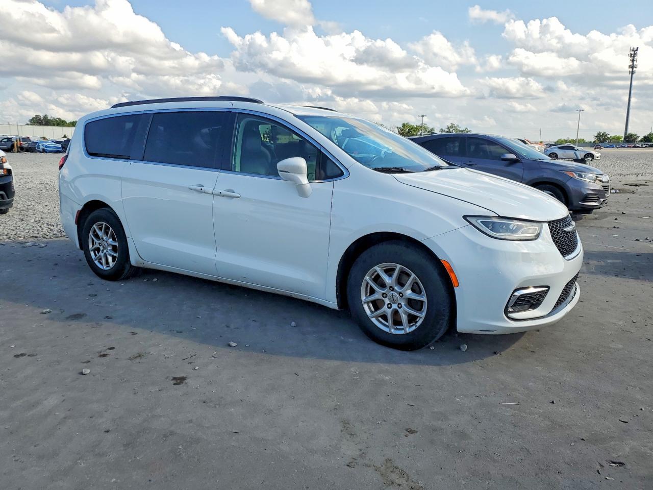 2022 Chrysler Pacifica Touring L - Фото 4
