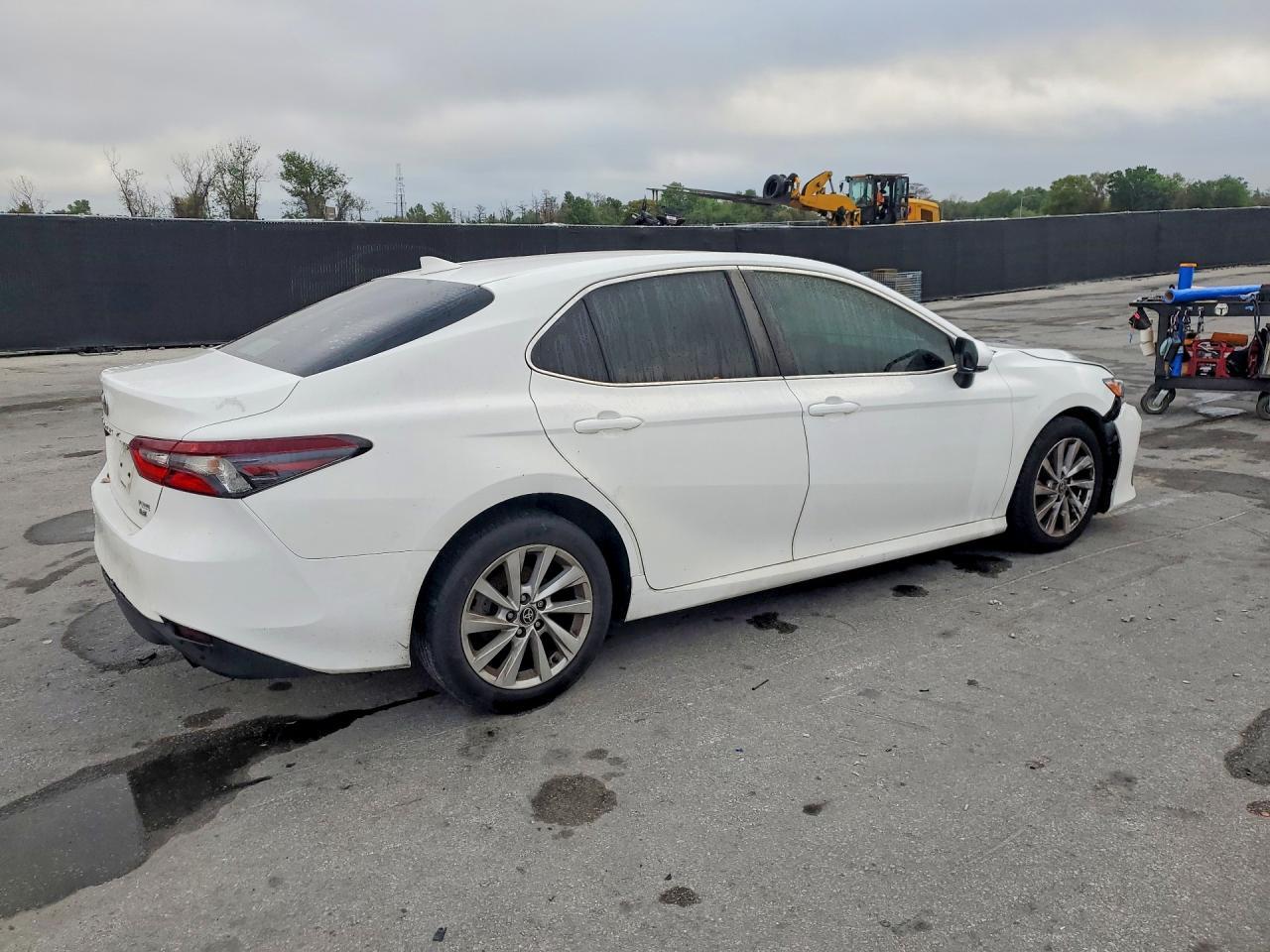 2021 Toyota Camry Le - Image 3