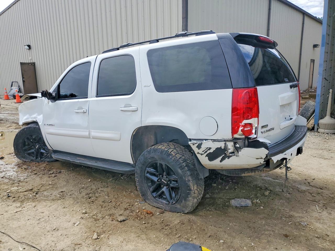 2007 GMC Yukon - Фото 2