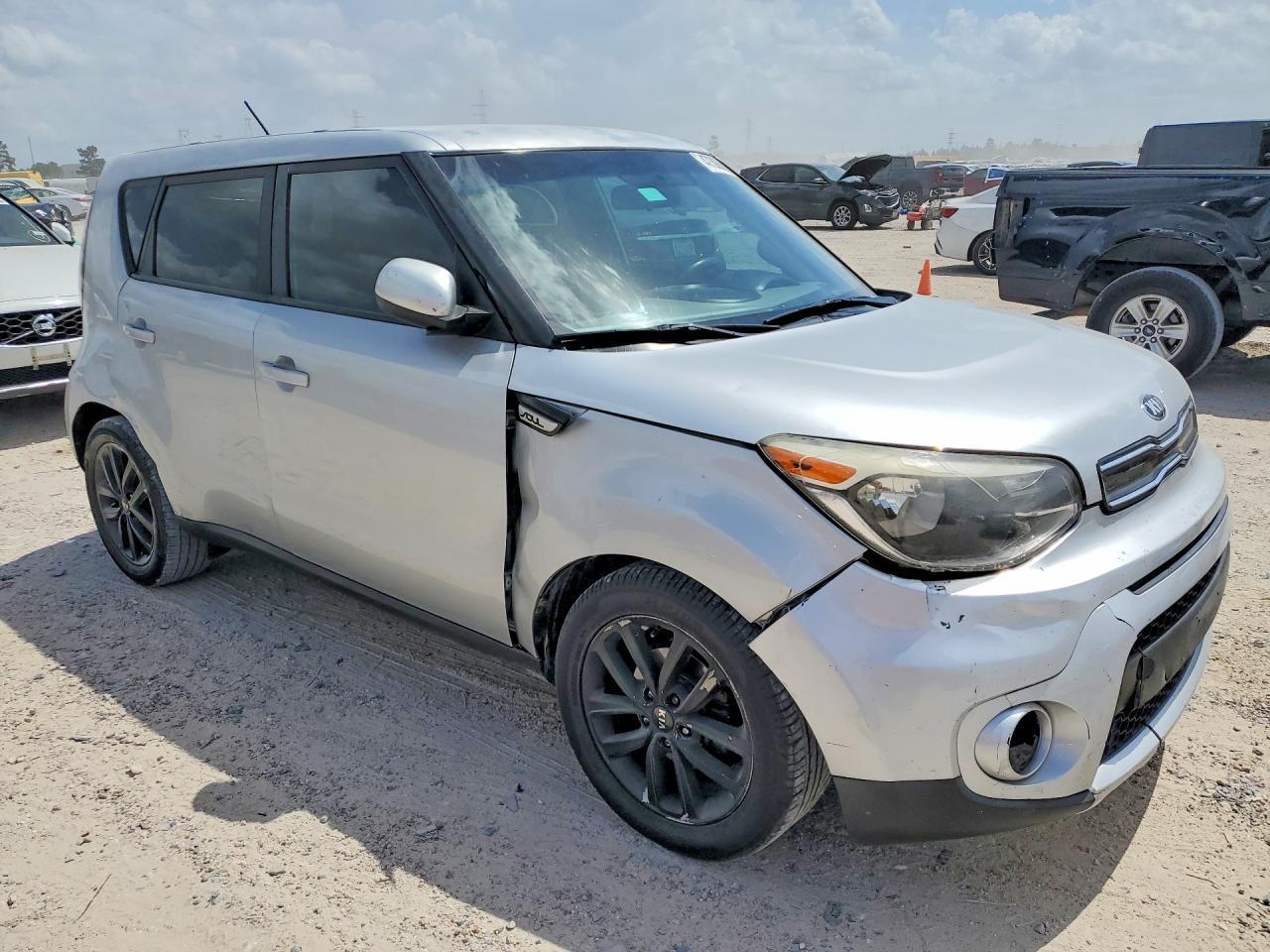 2017 Kia Soul + - Image 4