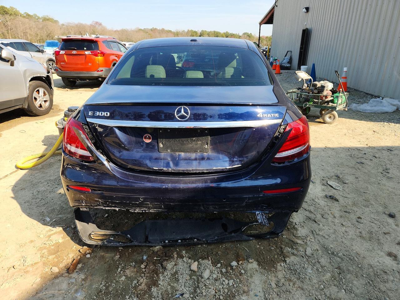 2017 Mercedes-Benz E 300 4Matic - Фото 6