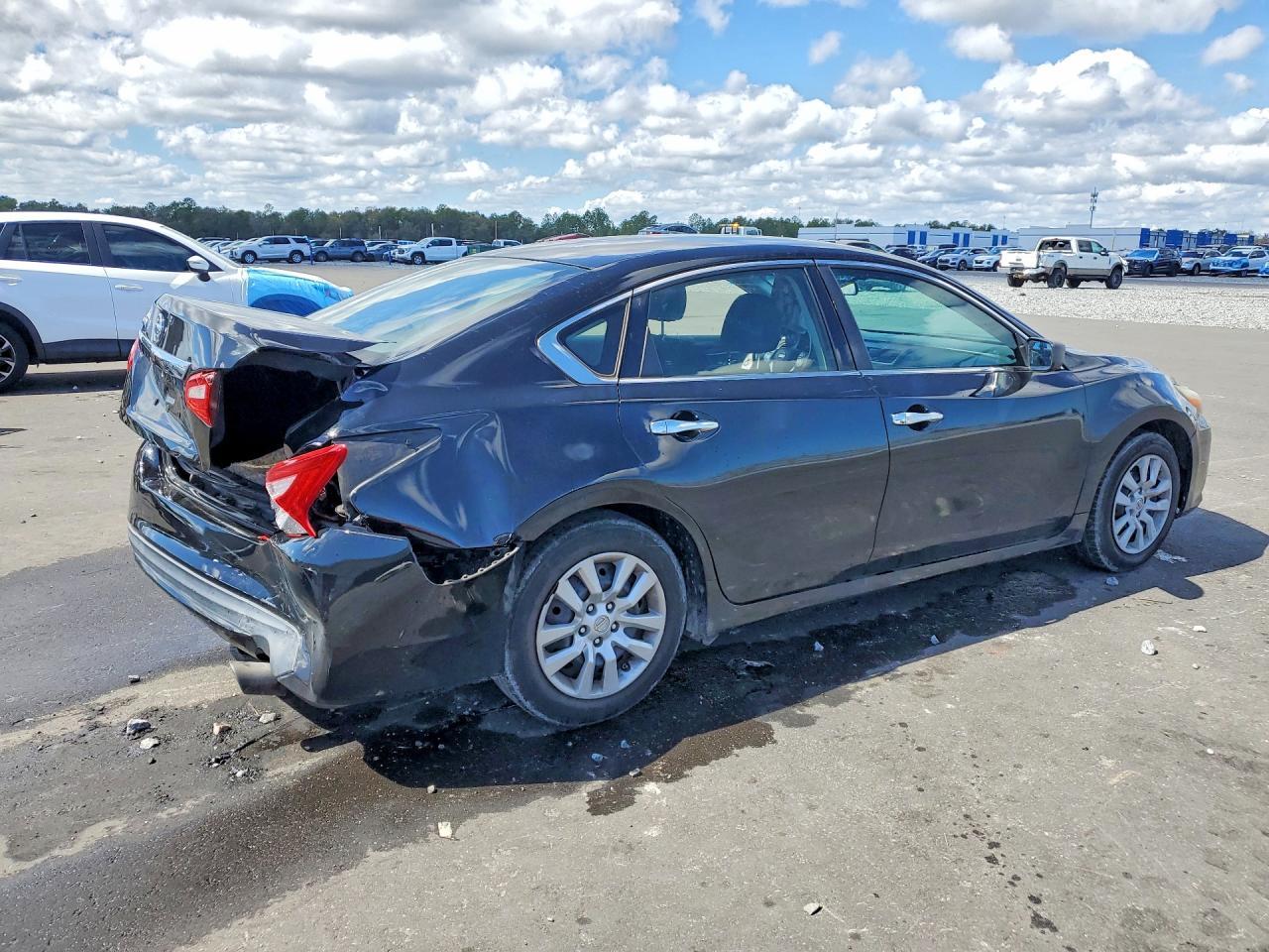 2017 Nissan Altima 2.5 S - Image 3