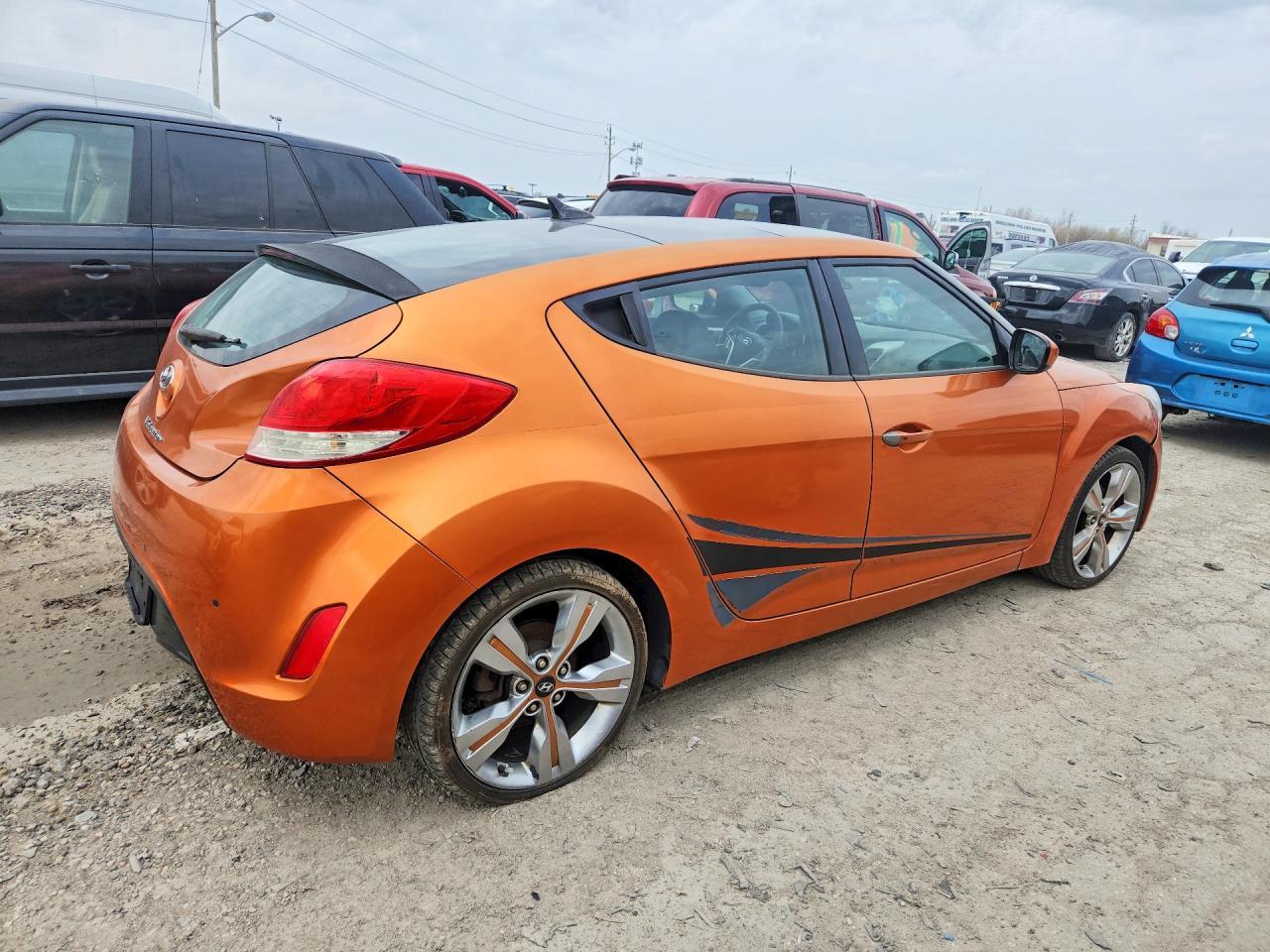 2013 Hyundai Veloster Base - Image 3