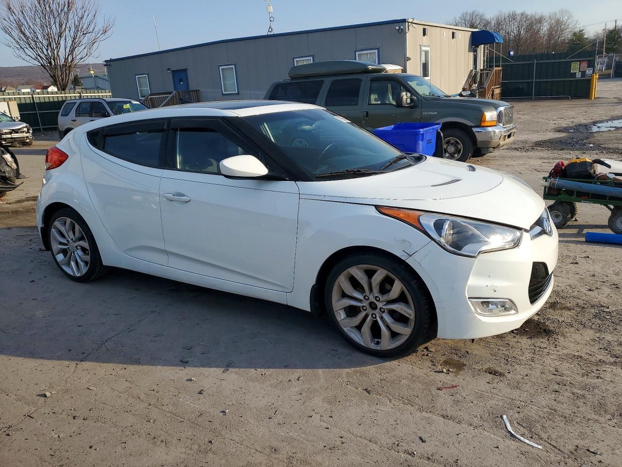2013 Hyundai Veloster Base - Фото 4