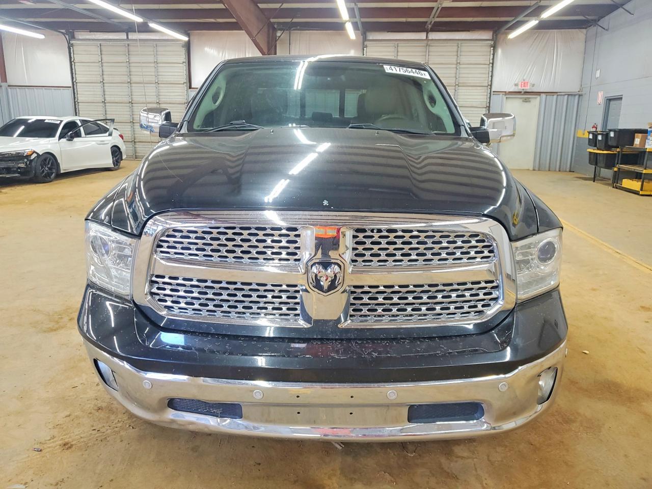 2016 Ram 1500 Laramie 3.0L V6 Tdsl Crew Cab - Фото 5