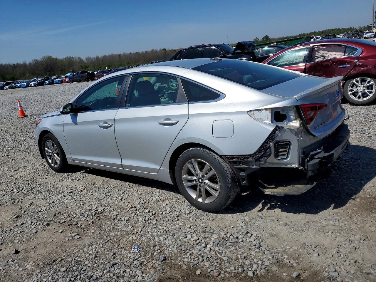 2016 Hyundai Sonata Se - Image 2