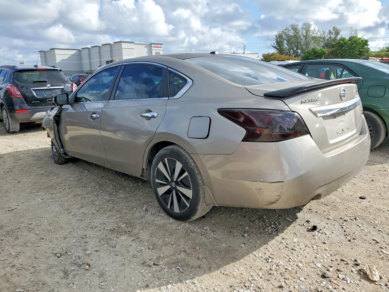 2013 Nissan Altima 3.5 S - Фото 2