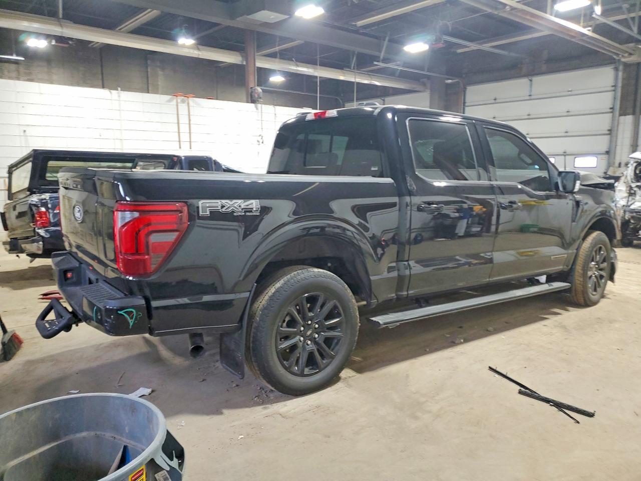 2024 Ford F150 Platinum - Фото 3