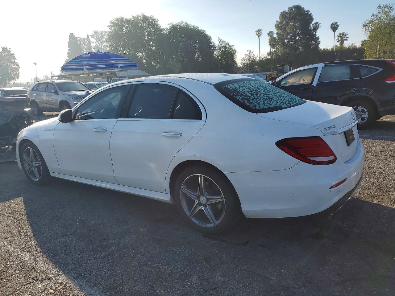 2017 Mercedes-Benz E 300 - Фото 2