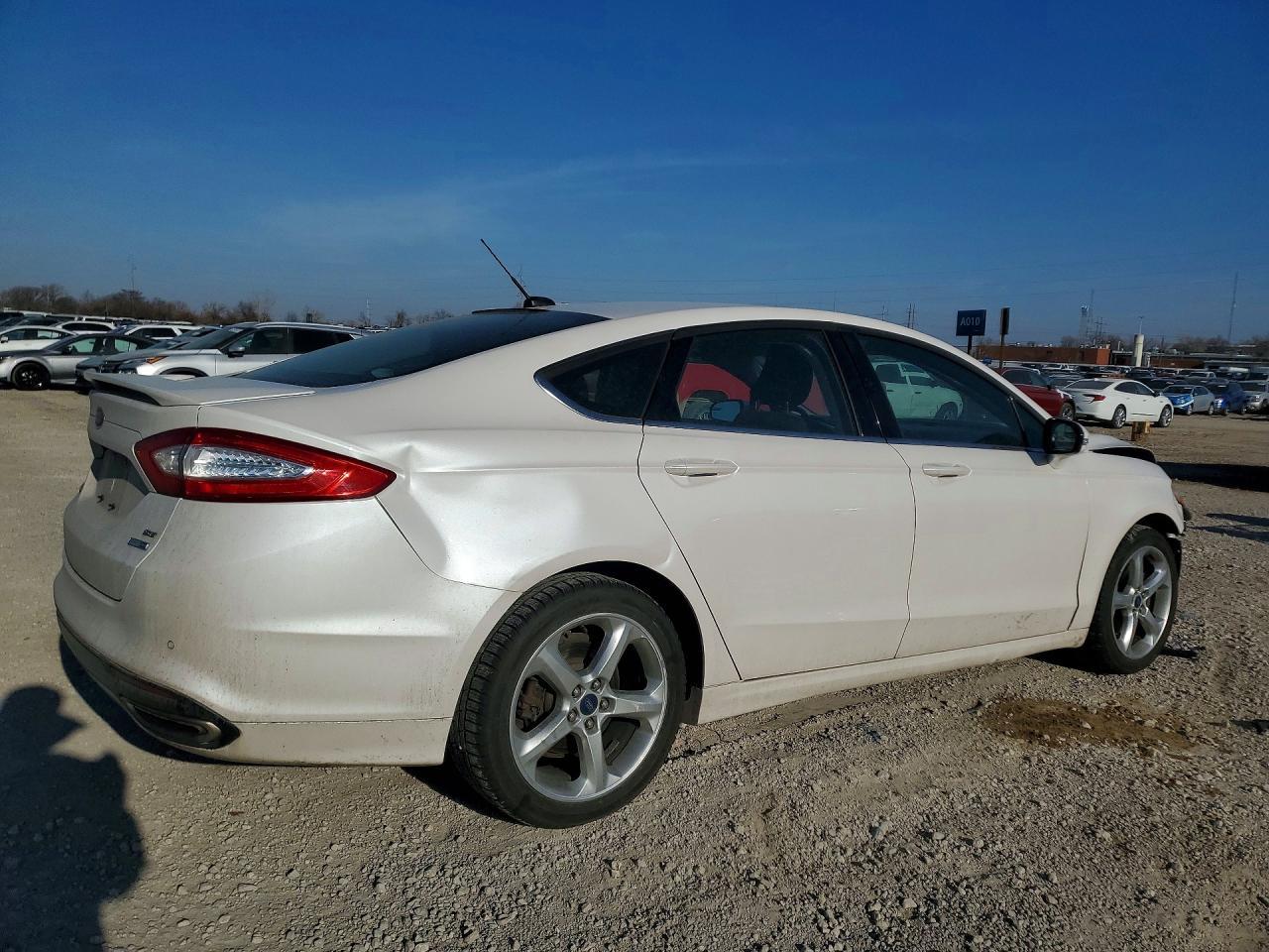 2015 Ford Fusion Se - Фото 3