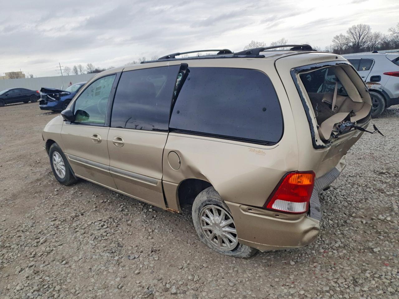 2000 Ford Windstar Se - Image 2