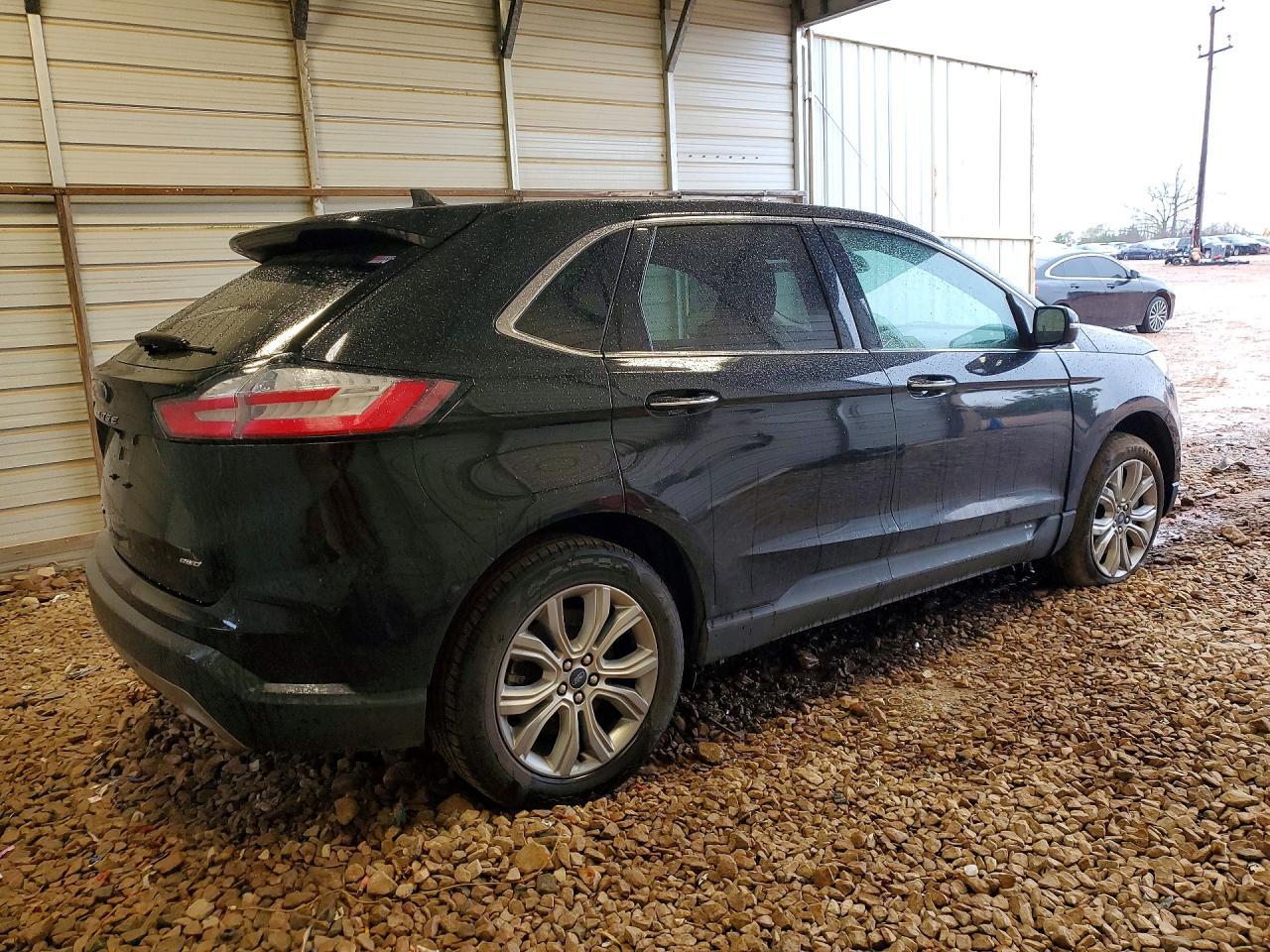 2022 Ford Edge Titanium - Image 3