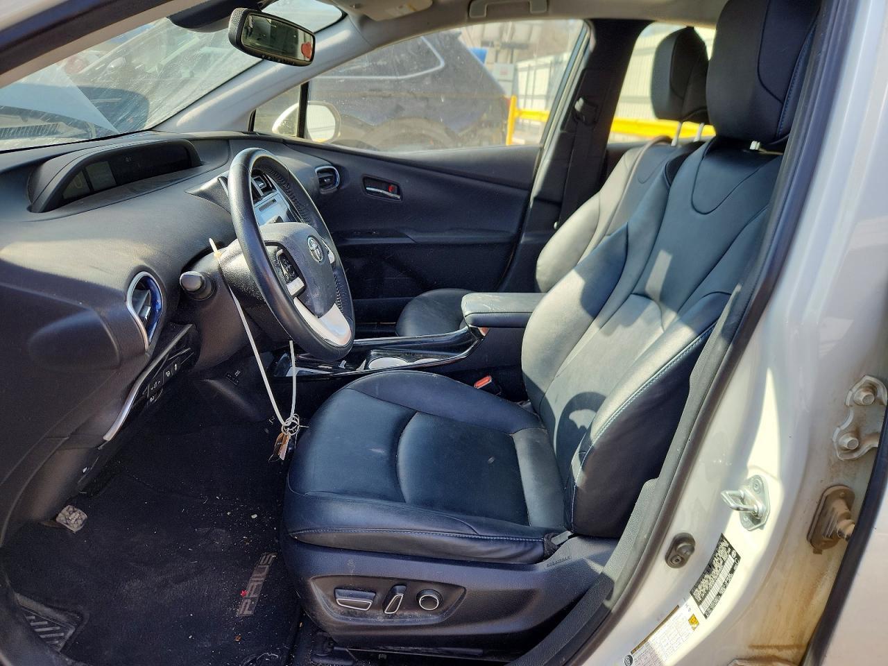 2016 Toyota Prius Four Touring - Фото 7