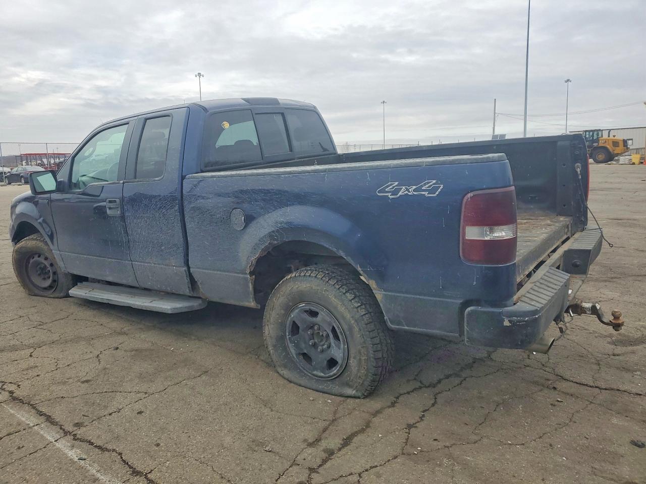 2005 Ford F150 - Image 2