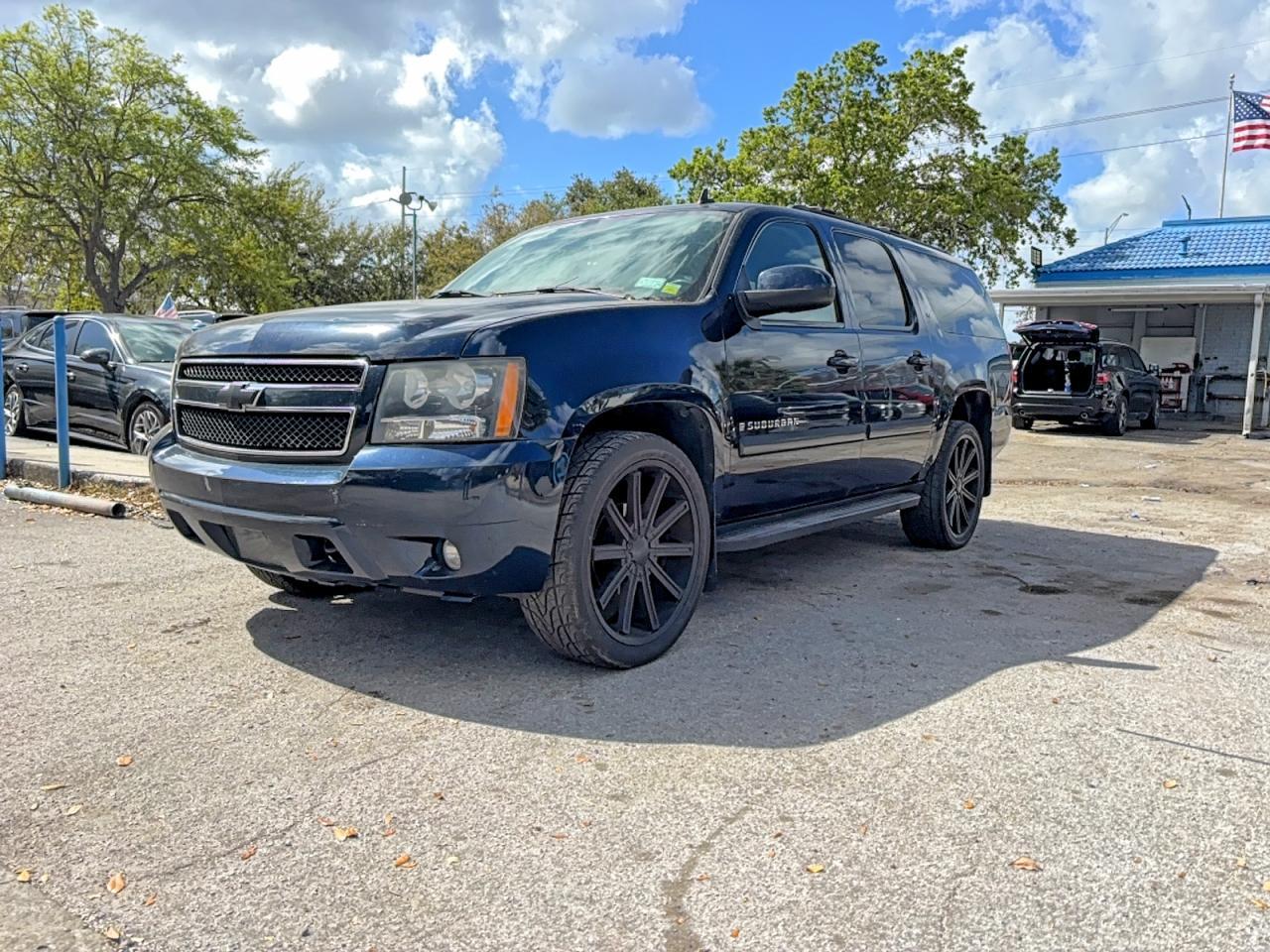 2007 Chevrolet Suburban K1500 - Фото 2