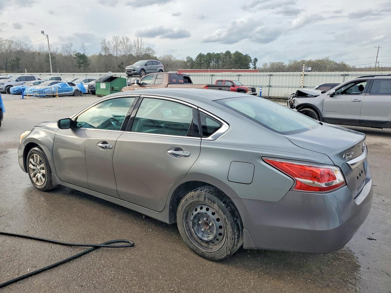 2015 Nissan Altima 2.5 S - Фото 2