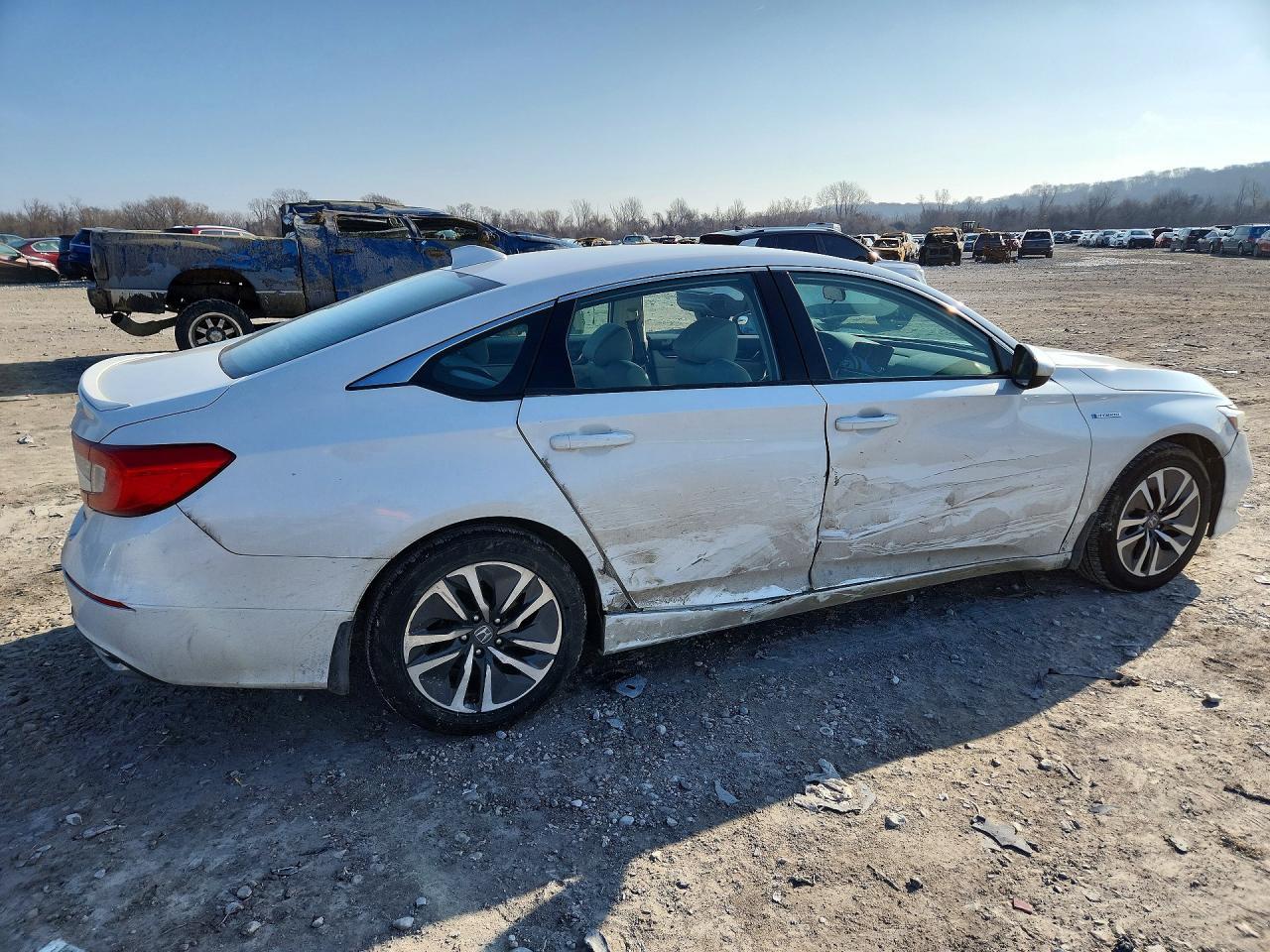 2021 Honda Accord Hybrid - Фото 3