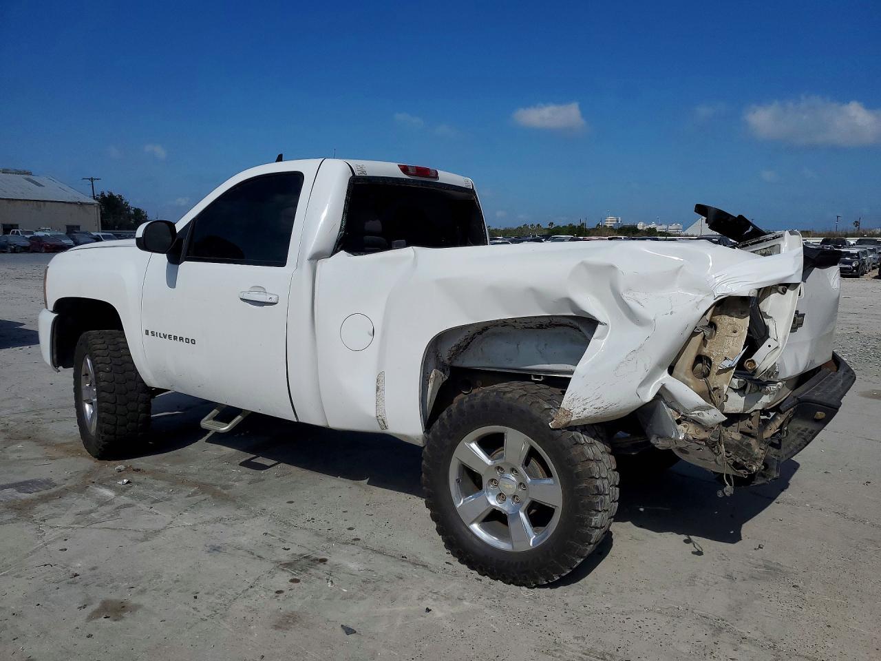 2008 Chevrolet Silverado C1500 - Фото 2