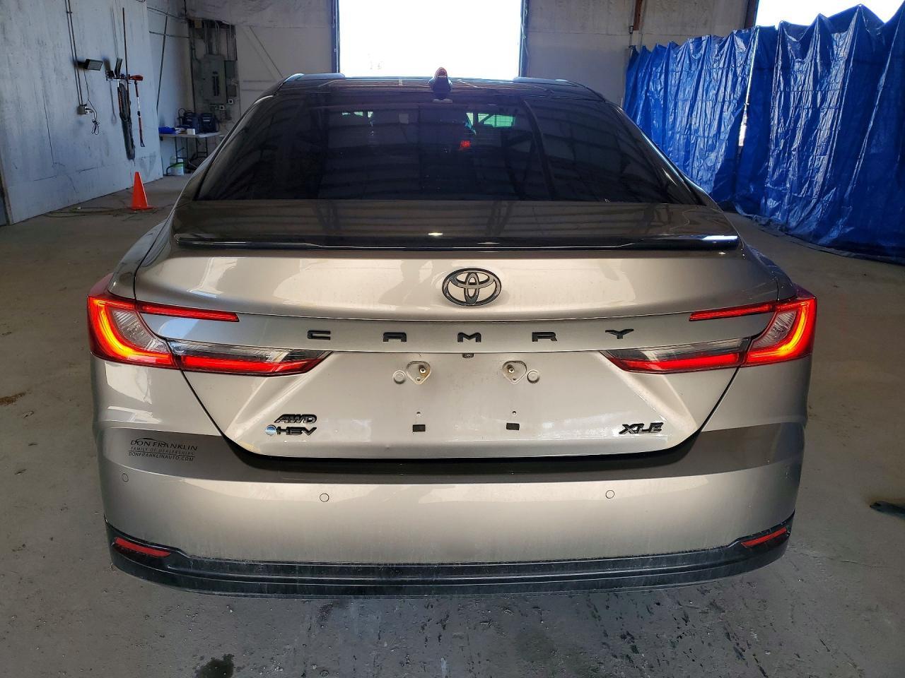 2025 Toyota Camry Xle - Image 6