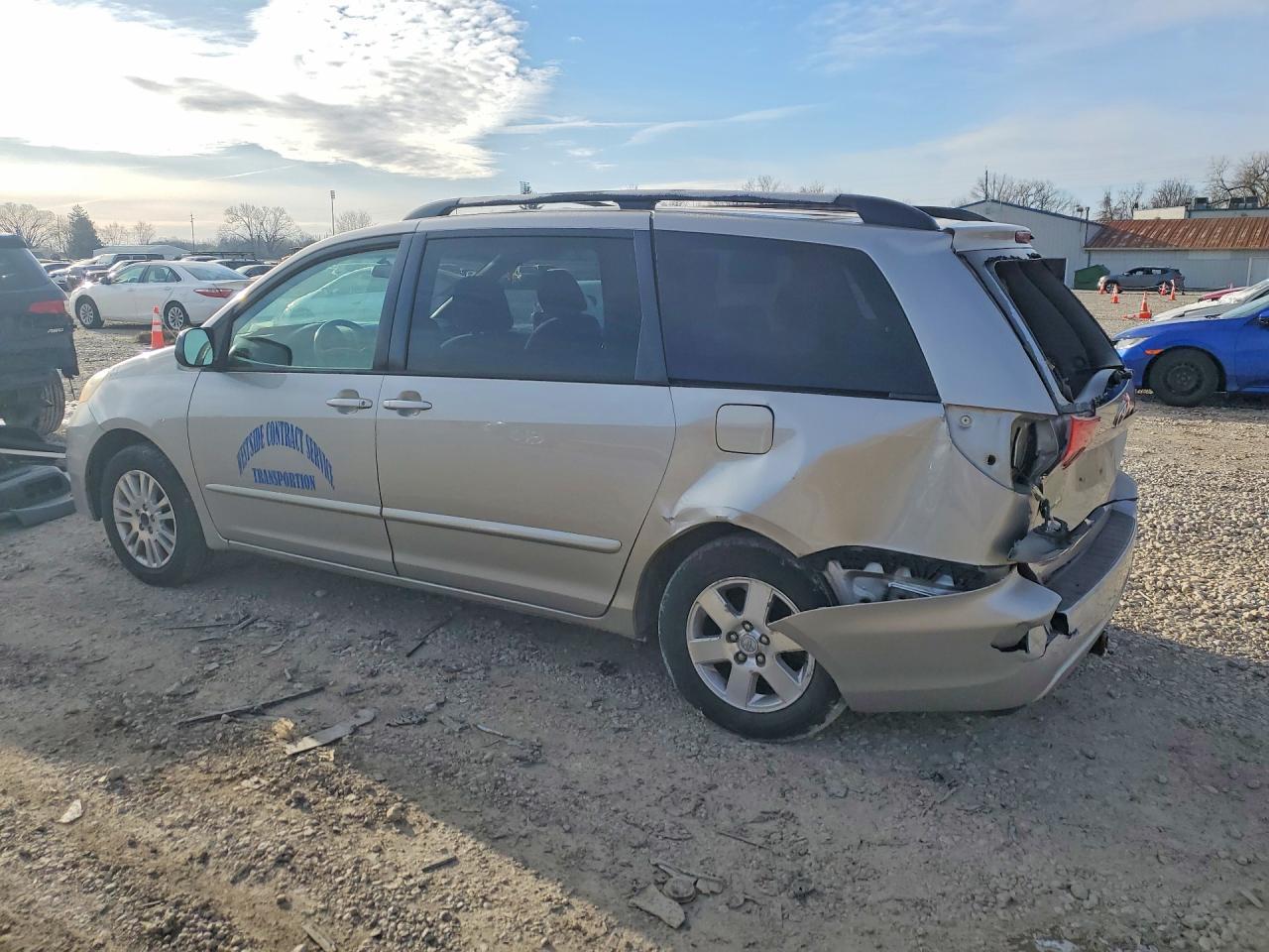 2009 Toyota Sienna Le 8-Passenger - Фото 2