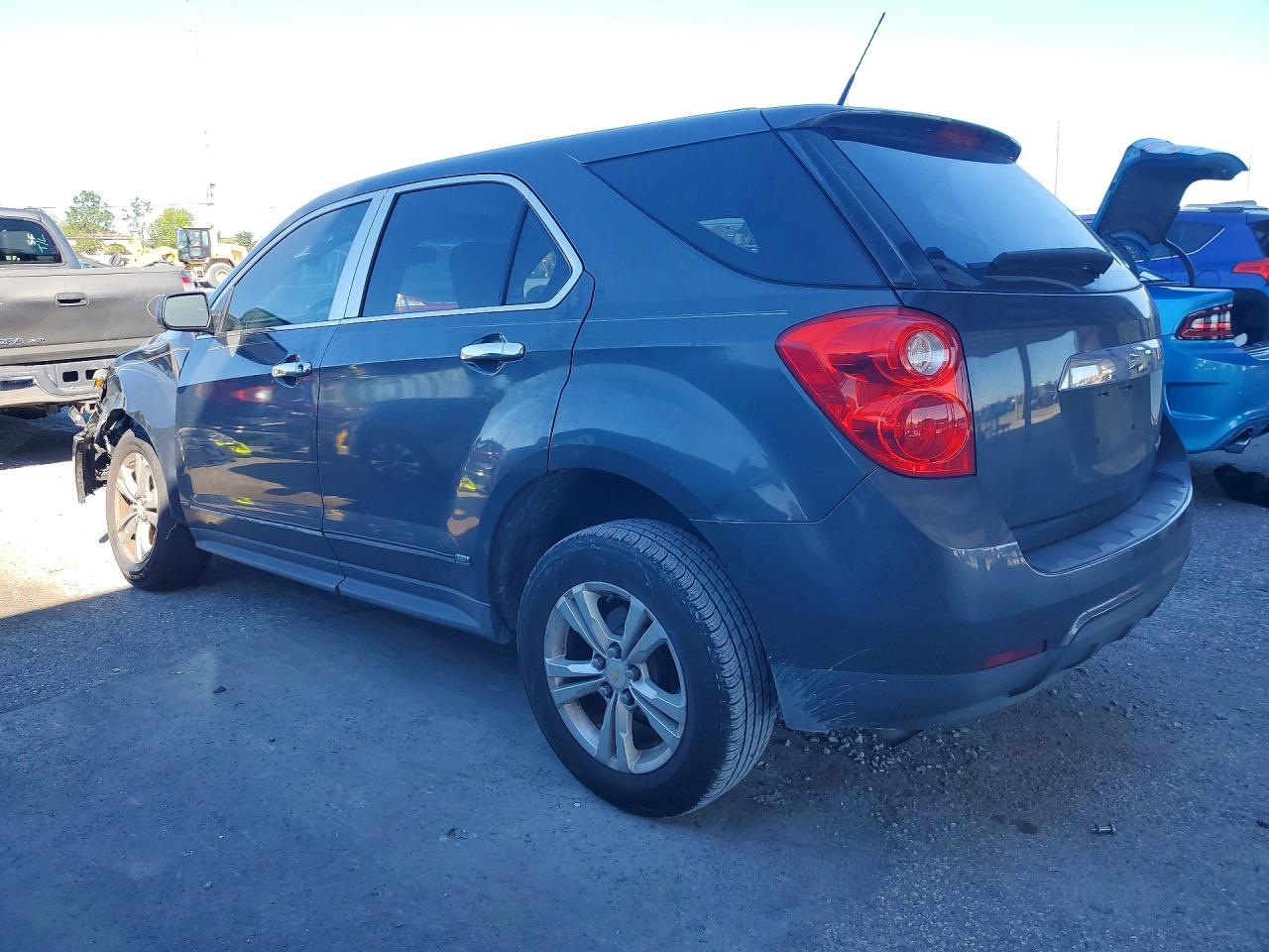 2011 Chevrolet Equinox Ls - Image 2