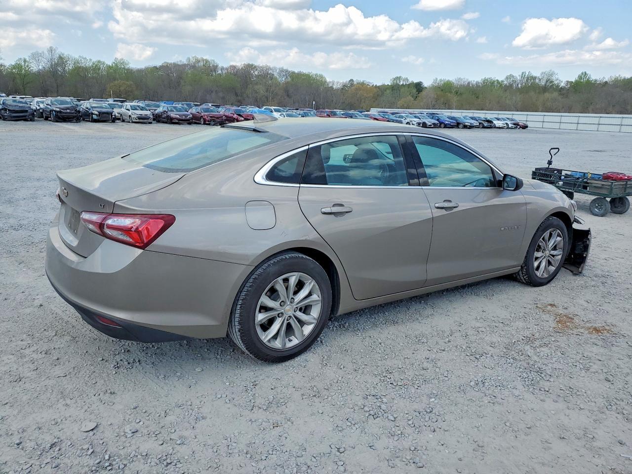 2022 Chevrolet Malibu Lt - Фото 3