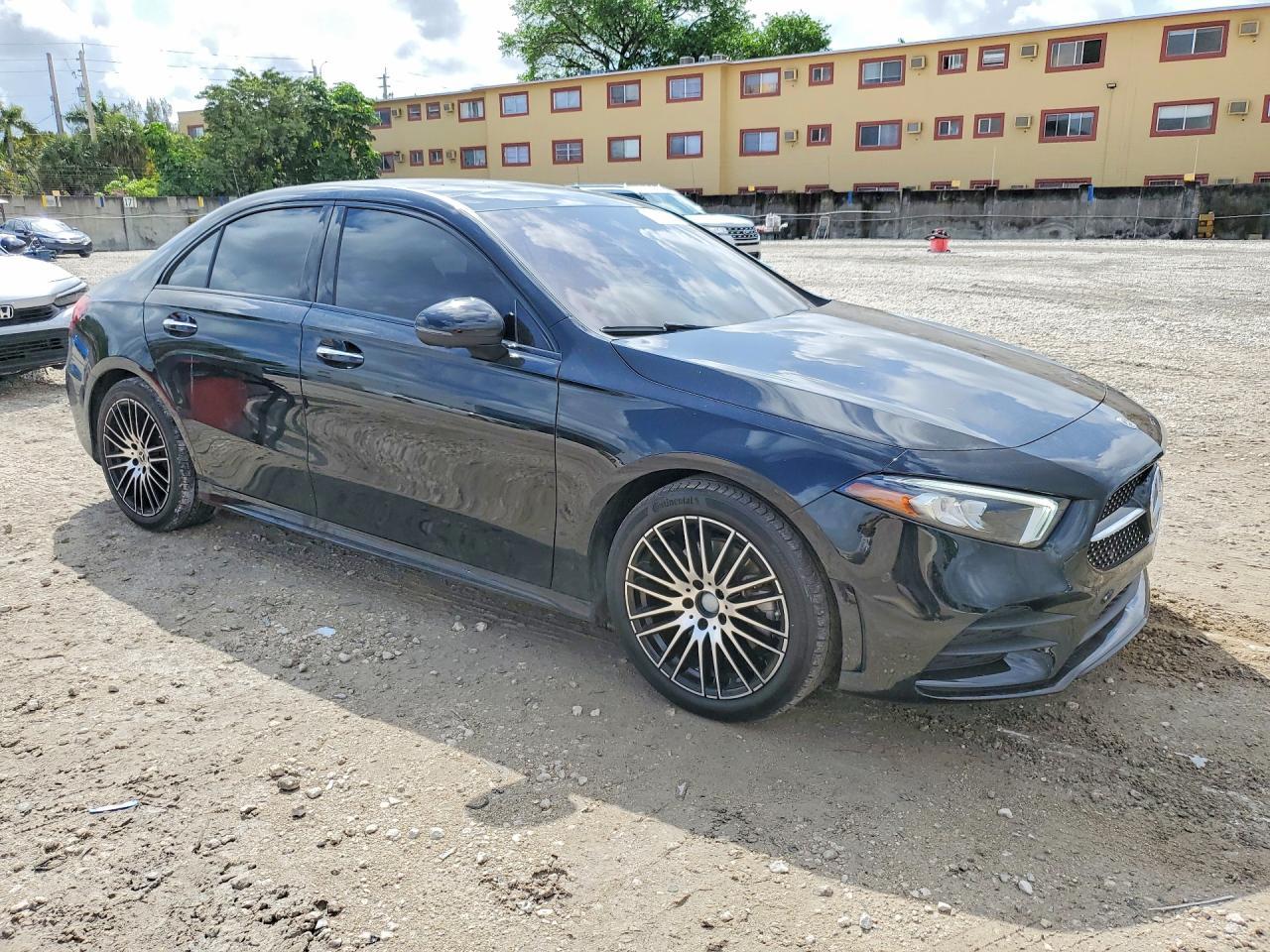 2022 Mercedes-Benz A 220 - Фото 4