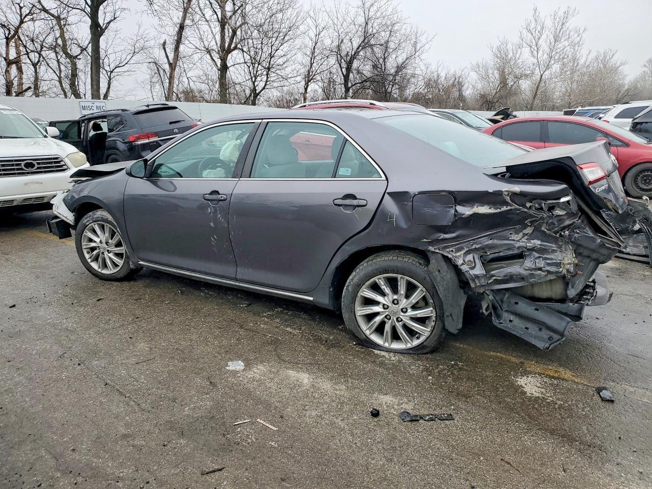 2014 Toyota Camry Le - Image 2