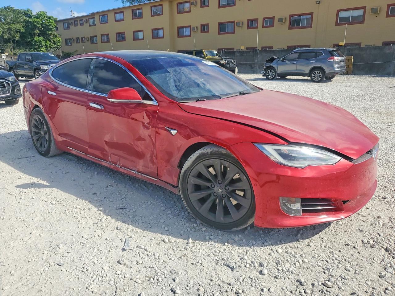 2020 Tesla Model S - Фото 4