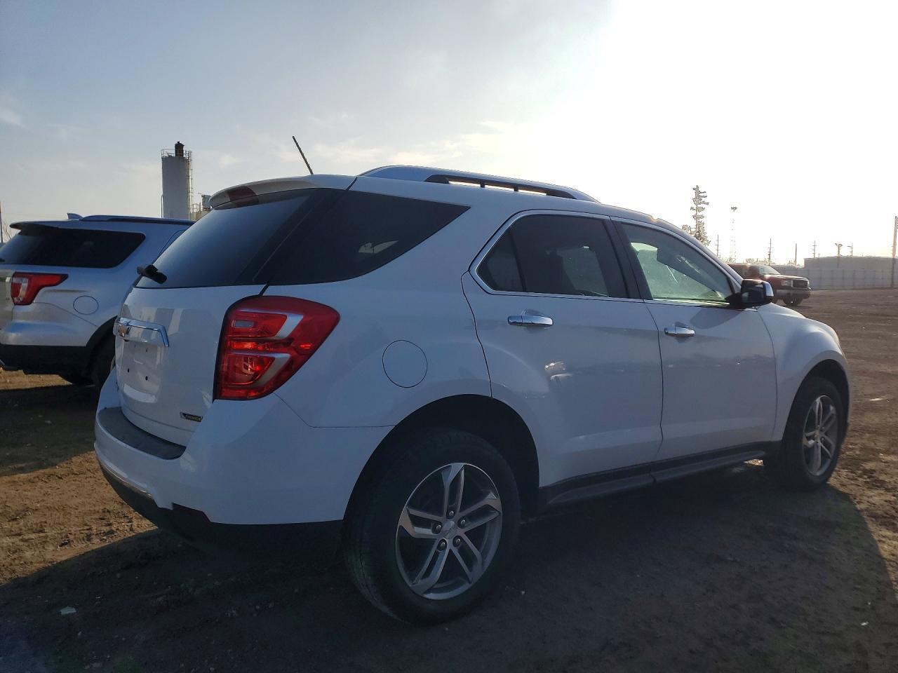 2017 Chevrolet Equinox Premier - Image 3