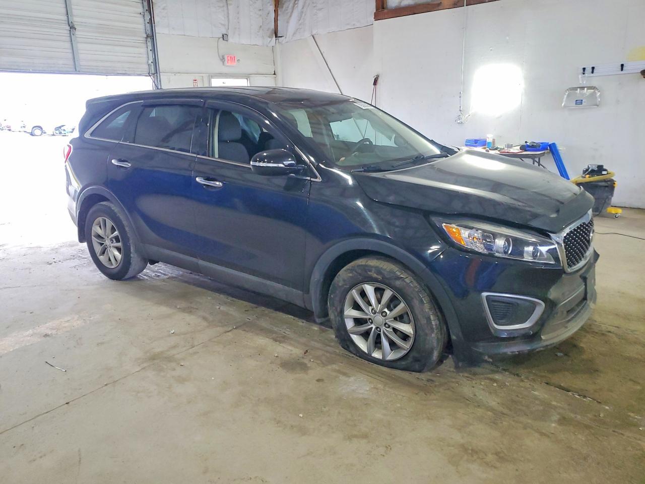 2017 Kia Sorento L - Image 4
