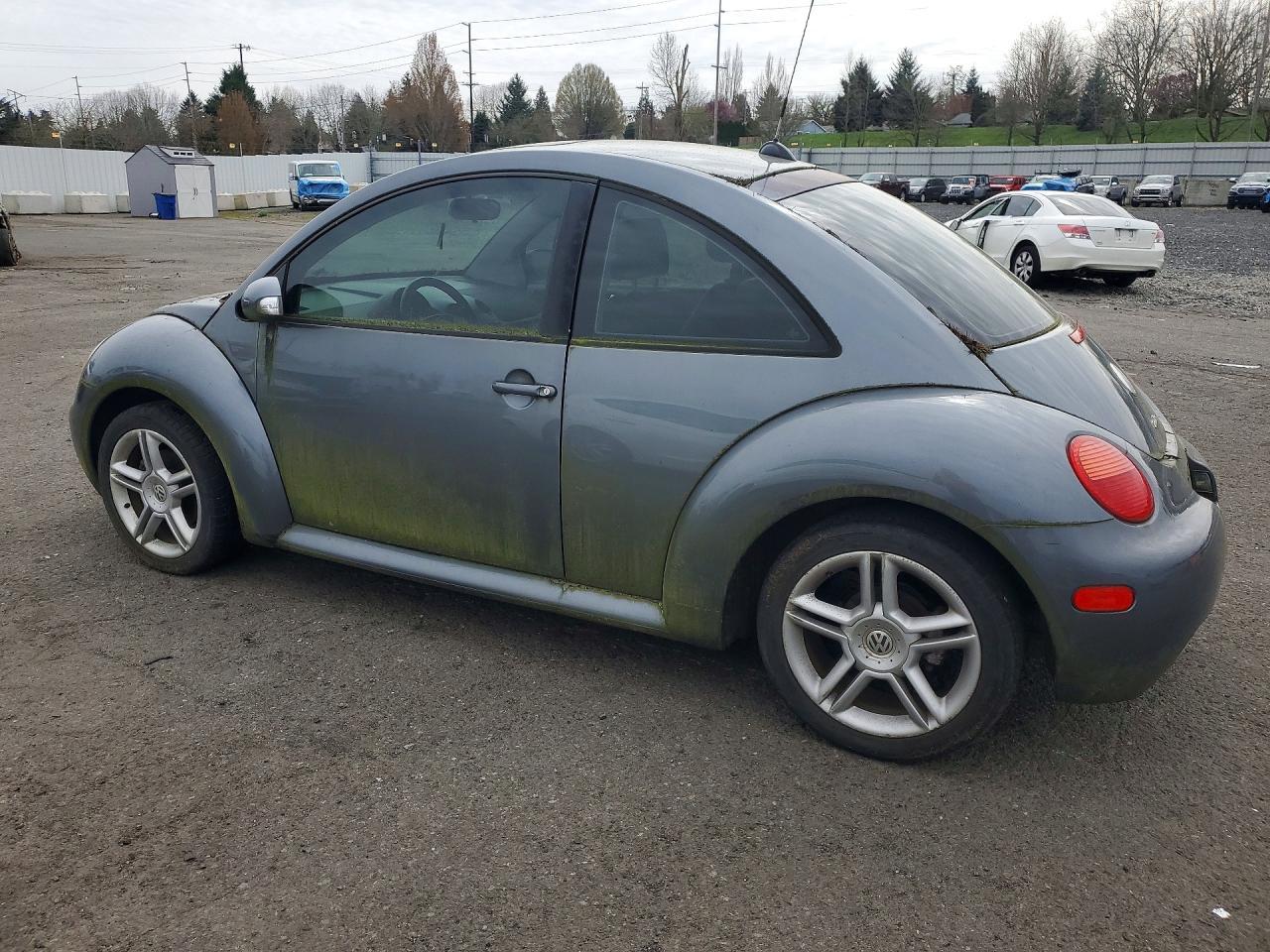 2016 Volkswagen Beetle - Image 2