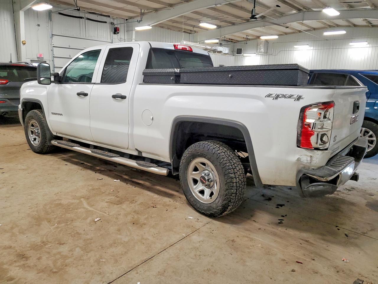 2017 GMC Sierra K1500 - Фото 2