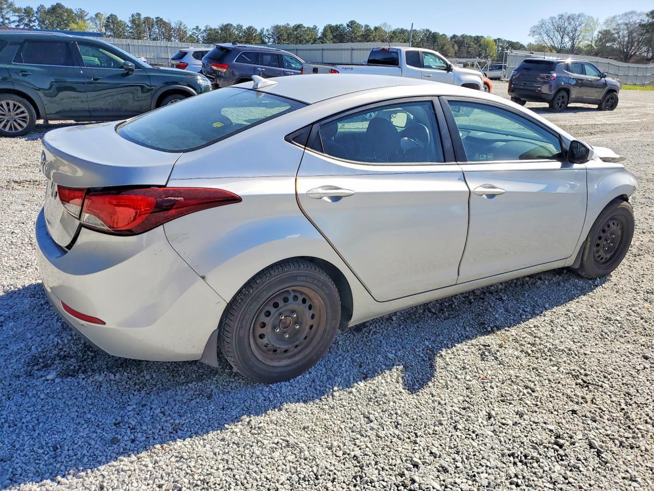 2015 Hyundai Elantra Se - Image 3
