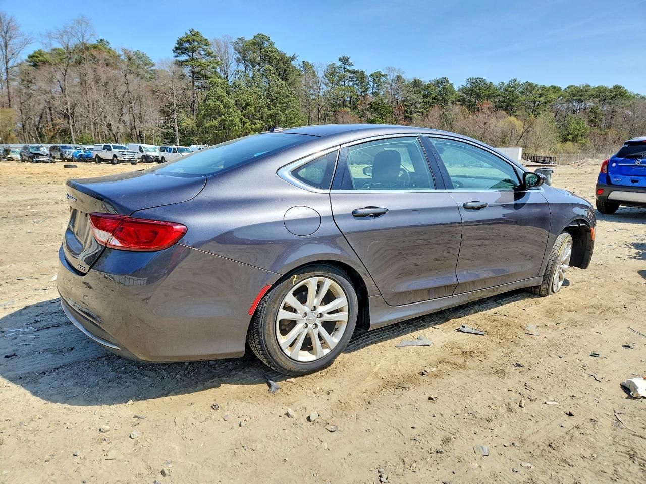 2016 Chrysler 200 Limited - Фото 3