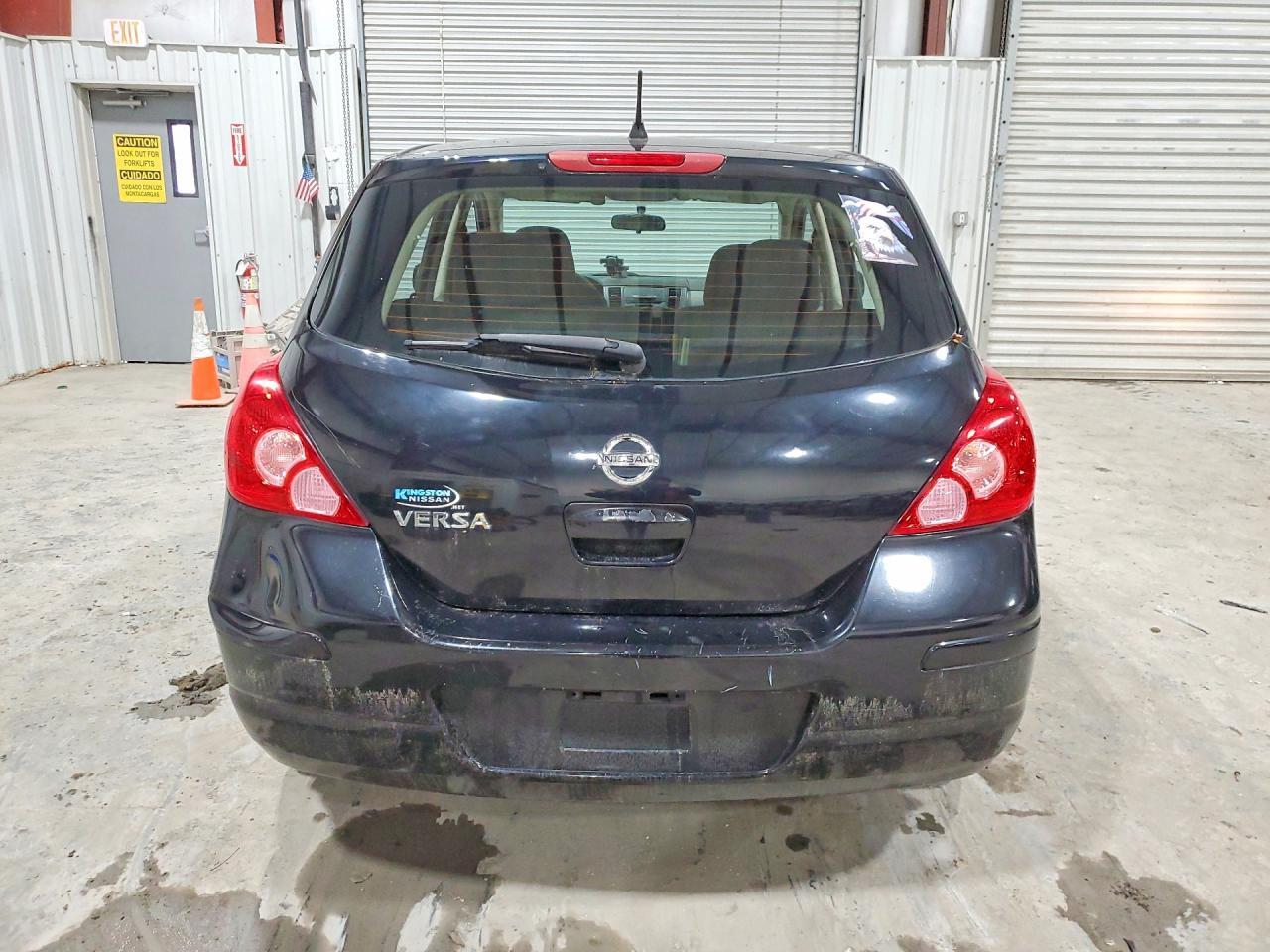 2011 Nissan Versa 1.8 S - Фото 6