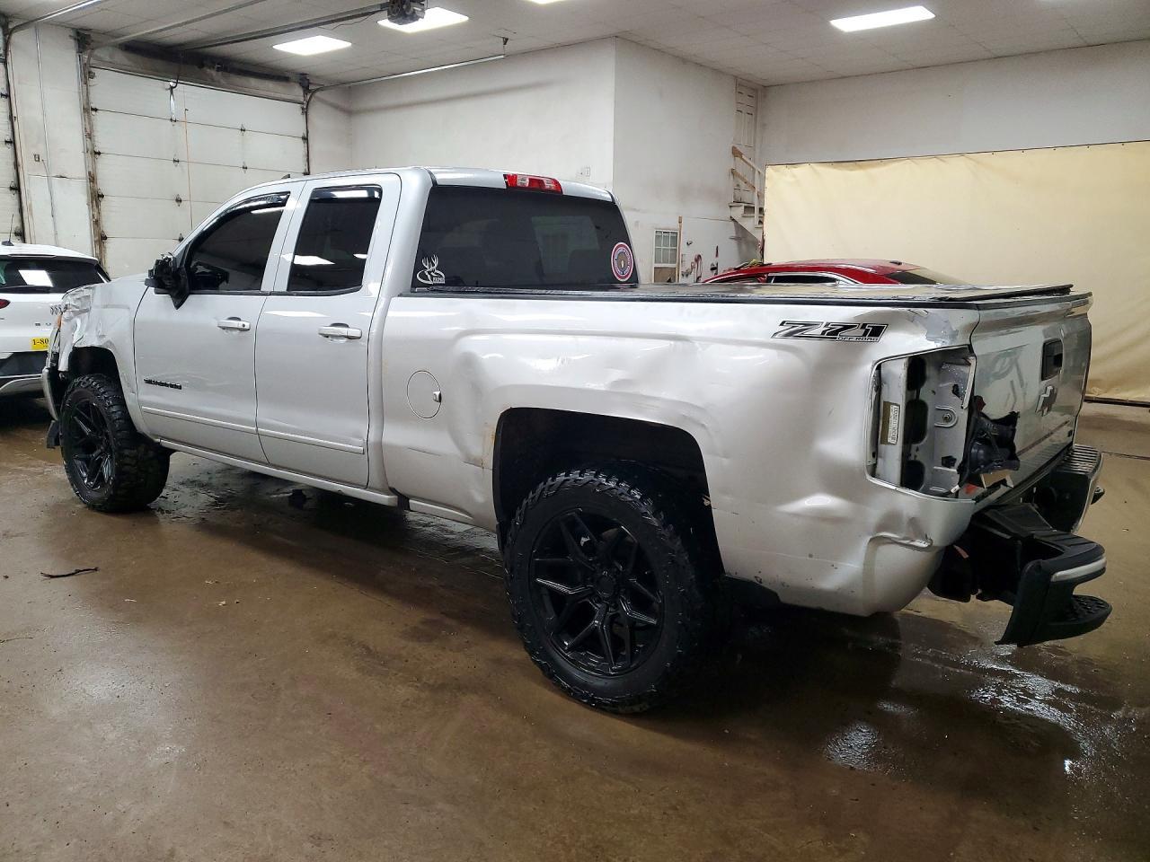2018 Chevrolet Silverado K1500 Lt - Image 2