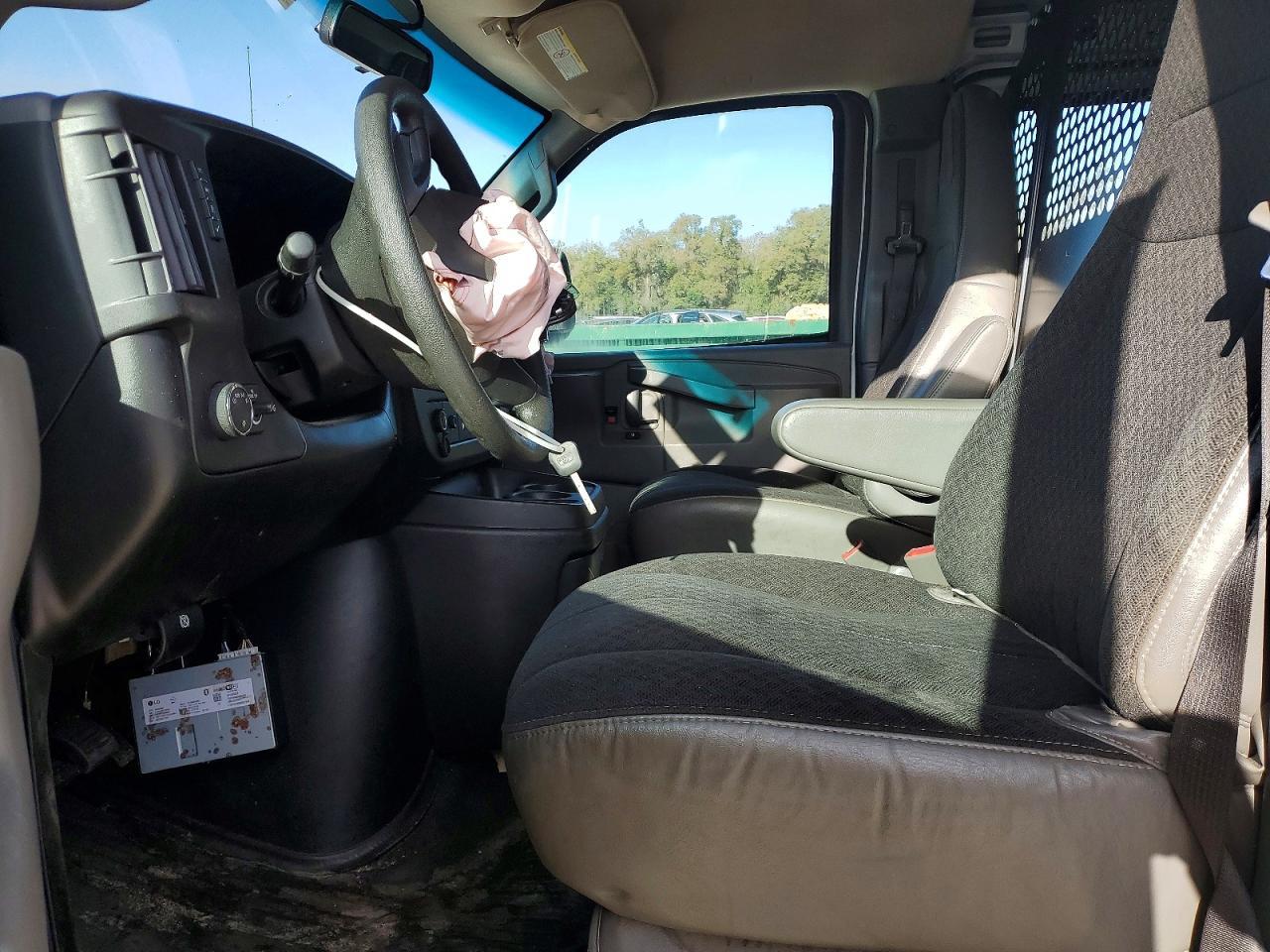 2022 Chevrolet Express G2500 - Фото 7